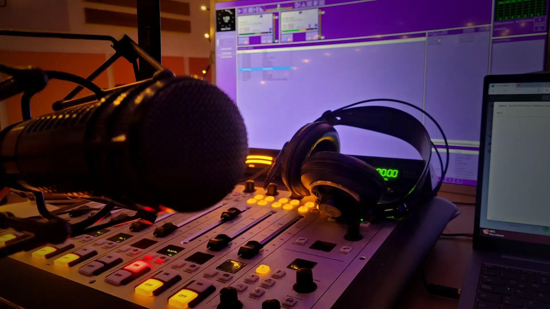 Campañas radiofónicas